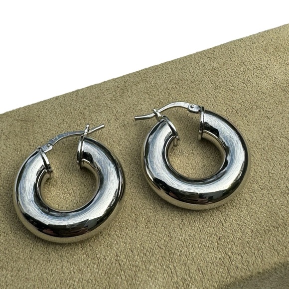 Chunky small hoops - Picture 3 of 8